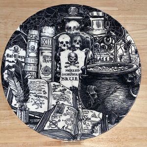 Royal Wessex Halloween skull caldron plate 🖤 Host Pick 🖤
